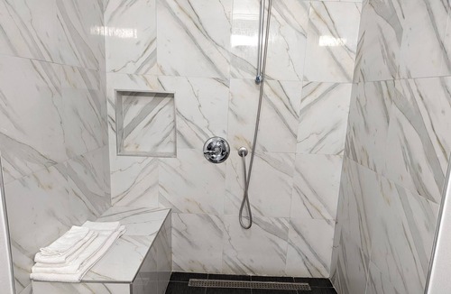 South San Francisco Hotel | Deluxe Inn