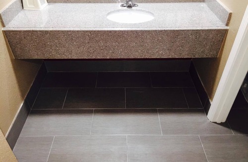 West Memphis Hotel | Deluxe Inn