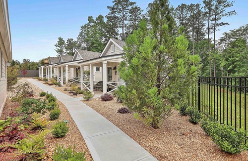 Peachtree City Cottage | Deluxe King Cottage