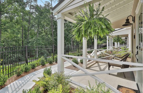 Peachtree City Cottage | Deluxe King Cottage