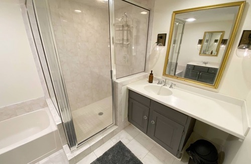 West Dover Resort | Deluxe King, kitchenette, fireplace