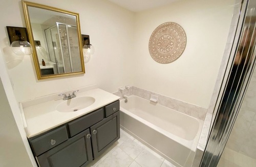 West Dover Resort | Deluxe King, kitchenette, fireplace