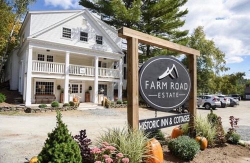 West Dover Resort | Deluxe King, kitchenette, fireplace