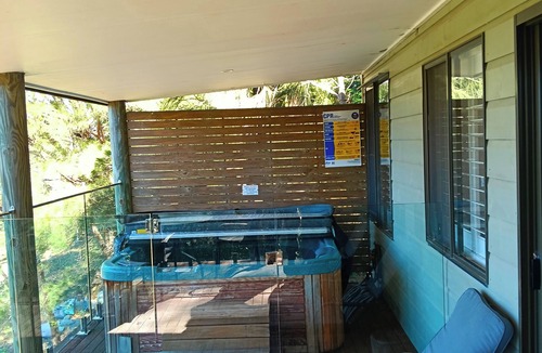 Ocean View House | Deluxe King Studio - Cedar