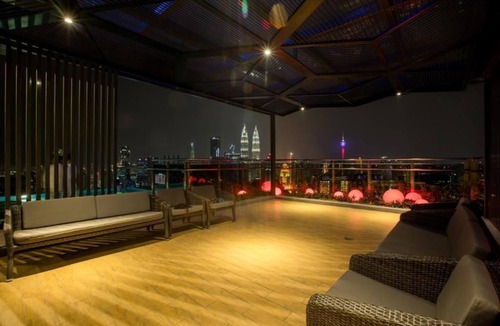 Kampung Datuk Keramat Apartment | Deluxe King Suite with Twin Tower View 15