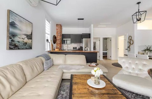 Perth Apartment | Deluxe Loft with Stunning Water - Free On-Site EV Charging