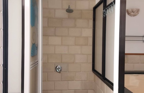 Taman Tanjung Ski Chalet | Deluxe Lower Water Chalet Private Unit