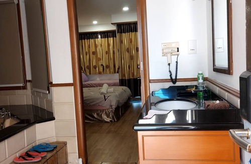 Taman Tanjung Ski Chalet | Deluxe Lower Water Chalet Private Unit