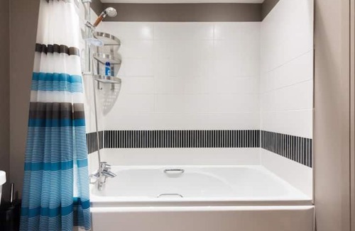 Bray on Thames House | Deluxe Maidenhead Apartment