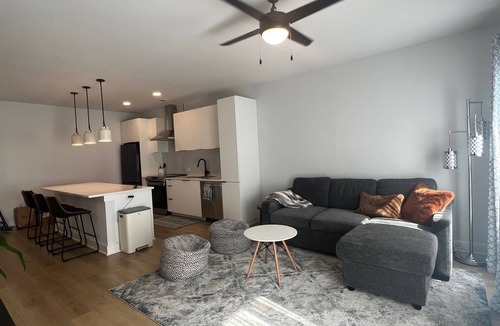 West Campus Condo | Deluxe New Condo Downtown Austin