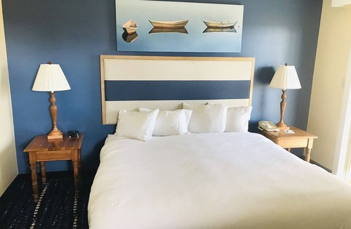 Glen Cove Hotel | Deluxe Oceanfront 1 BR at Samoset Resort