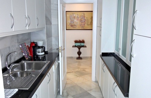 Marbella Seafront Promenade Apartment | Deluxe On The Beach Apartment with Sea View, Wi-Fi, and Air Conditioning