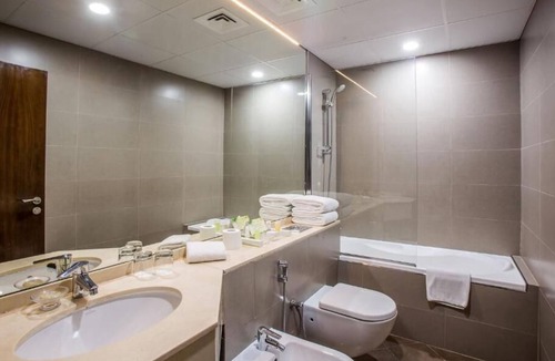 Dubai Marina Hotel | Deluxe One Bedroom In Marina By Luxury Bookings