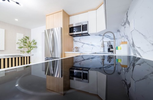 Olympia Heights House | Deluxe Paradise 100 Breakfast included