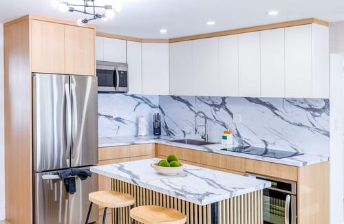 Olympia Heights House | Deluxe Paradise 100 Breakfast included