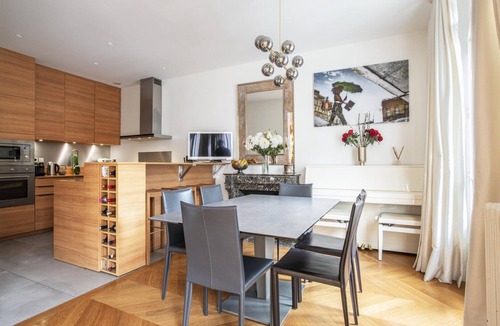 Notre-Dame-des-Champs Apartment | Deluxe Paris St Germain Suite
