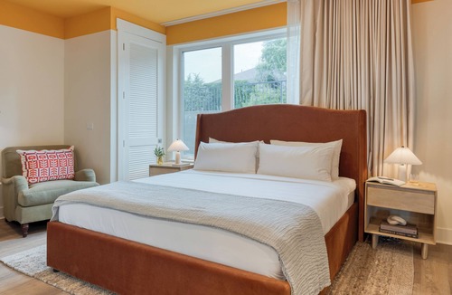 12 South Hotel | Deluxe Queen Accessible Suite at The Gilmore