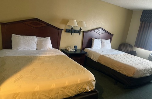 Eagan Hotel | Deluxe Queen Room with Two Queen Beds - Non-Smoking