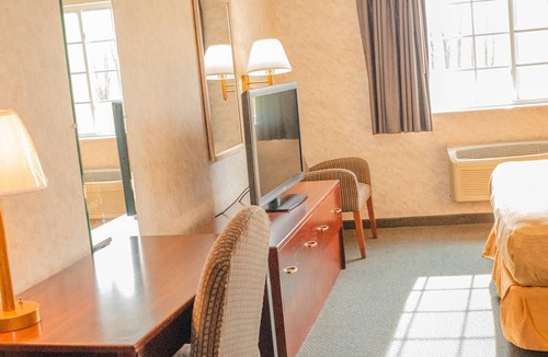 Colfax Hotel | Deluxe Room, 1 King Bed
