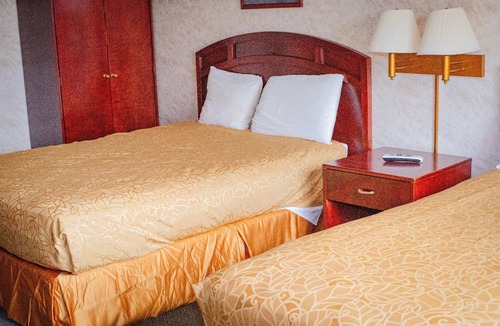 Colfax Hotel | Deluxe Room, 1 King Bed