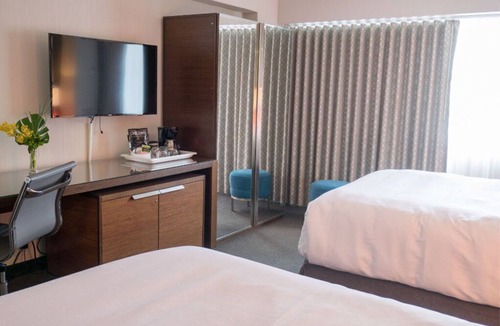 New Tacoma Hotel | Deluxe Room | Pillow Menu + Sleep Experience