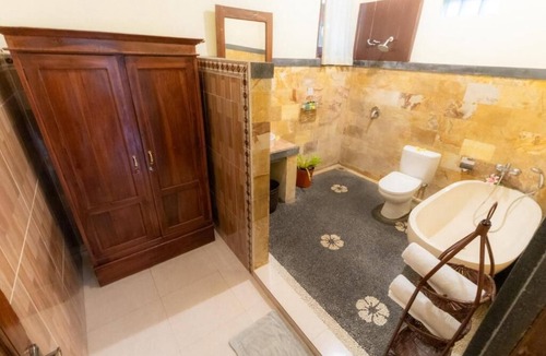 Melayang Villa | Deluxe room upper floor with pool & nature view