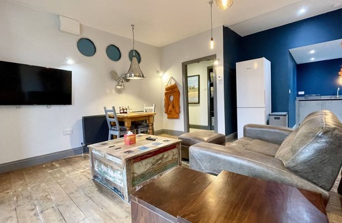 Seahouses Apartment | Deluxe-self catering sleeps 2 -Salmon - Pets