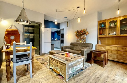 Seahouses Apartment | Deluxe-self catering sleeps 2 -Salmon - Pets