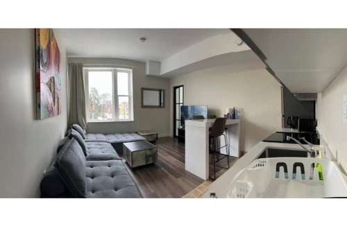 Oshawa Apartment | Deluxe Single Room