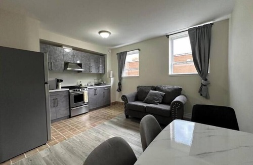 Oshawa Apartment | Deluxe Single Room