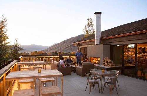 Jackson Condo | Deluxe + Spacious Condo with A/C