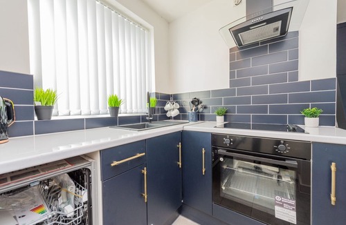 Heswall Apartment | Deluxe Studio Annexe - En-Suite Shower - Heswall