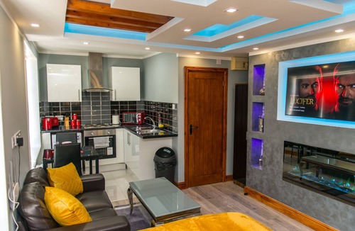 Bradford Apartment | Deluxe Studio Apartment