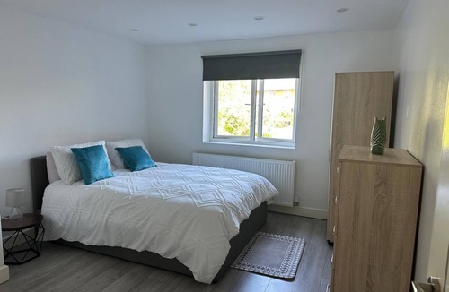 Brownswood Apartment | Deluxe studio near Emirates Stadium