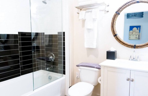 Kessler Bed & Breakfast | Deluxe Suite King (Nairobi) 202