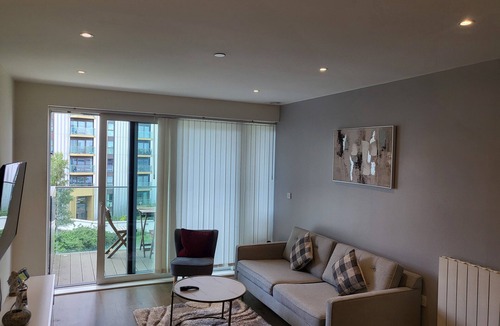 Woolwich Apartment | Deluxe Suite London
