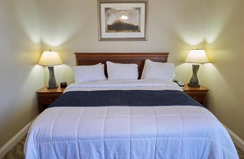 Fairhaven Hotel | Deluxe Suite Waterfront Views