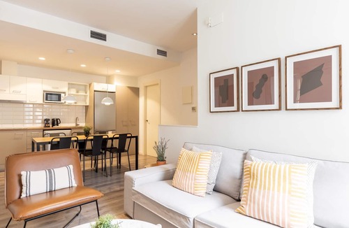 Hostafrancs Apartment | DELUXE THREE BEDROOM APARTMENT