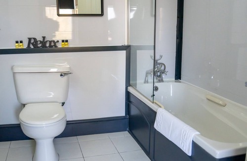 Gateshead Hotel | Deluxe Twin room Ensuite
