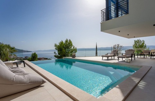 Duce Villa | Deluxe Villa Nitia with 4 bedrooms 550m from sandy beach
