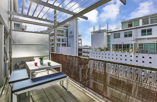 Auckland Central Business District Apartment | Deluxe Waterfront & City Apartment