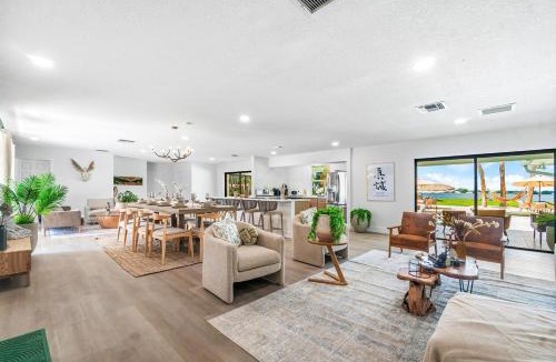 West Palm Beach Villa | Deluxe Waterfront Villa with BBQ, Pool and Game Room