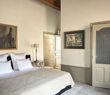 Ambierle House | Demeure Bouquet