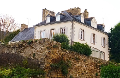 Quintin Villa | Demeure de cité de caractére