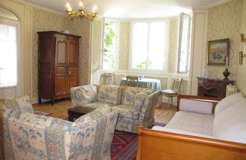 La Queue-en-Brie Bed & Breakfast | Demeure de la pompe