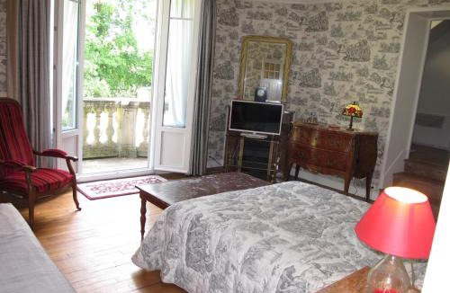 La Queue-en-Brie Bed & Breakfast | Demeure de la pompe