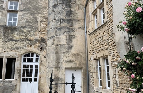 Framont House | Demeure de la tour ronde