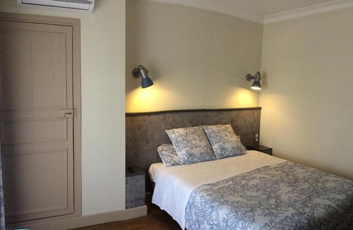 Villeneuve-la-Lionne Bed & Breakfast | Demeure des Pothières