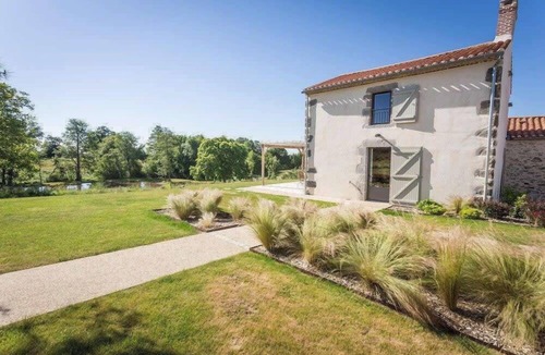 Avrille Villa | Demeure du Pont Rolland, heated inside pool, sauna and great location