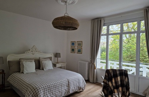 Thieux House | Demeure du saule Madame